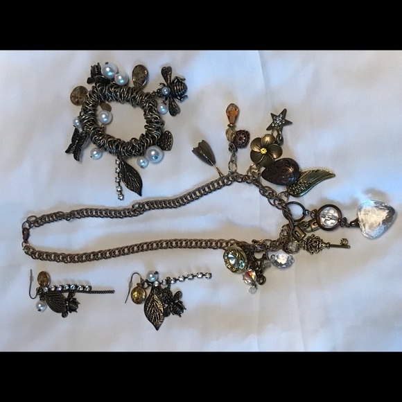 Unique Necklace with matching Earrings & Bracelet - Picture 4 of 4